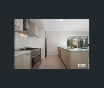 4 Bedroom Home Close to Shopping and Schools - Photo 5