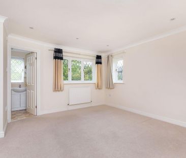 4 bedroom detached house to rent - Photo 6