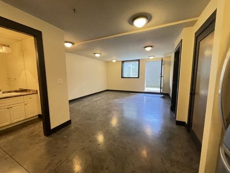 White Rock 1 Bedroom Suite in Elgin Area - Photo 3