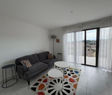 Location Appartement 2 pièces 44m² ST MAXIMIN LA STE BAUME 83470 - Photo 4