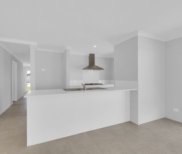 Four Bedroom Family Home in Pinjarra - Photo 3