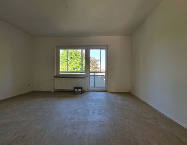 Seniorenwohnung (WBS erforderlich) – 2 Zimmer mit Abstellraum und Balkon - Foto 1