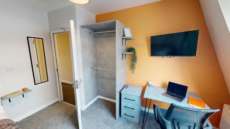 4 bedroom flat to rent - Photo 4