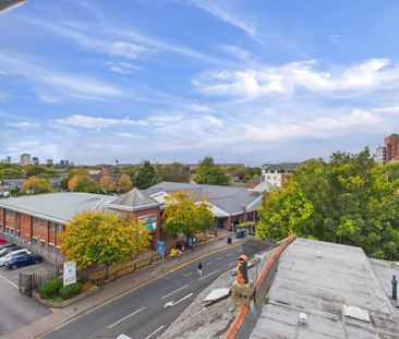 2 bedroom flat to rent - Photo 3