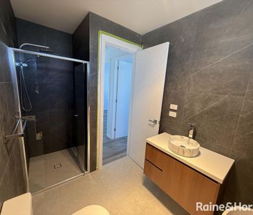 Contemporary Family Home in Prime Austral Location - Photo 3