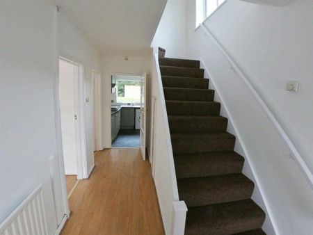 3 bedroom semi-detached house to rent - Photo 2