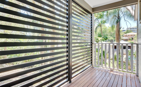 Contemporary townhouse in elevated position - Photo 2