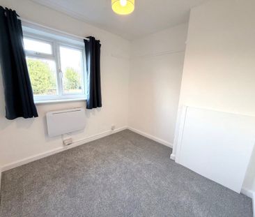 9, Kingsham Road*, Chichester - Photo 4