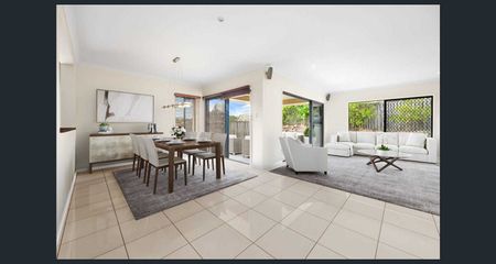 6 Tuggeranong Avenue - Photo 3