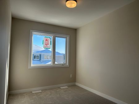 For Lease - 417 Les Emmerson Drive, Barrhaven, Ontario - Photo 4