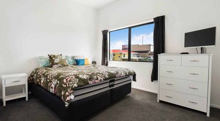 Luxury 2 Bedroom House in Glendene - Photo 2