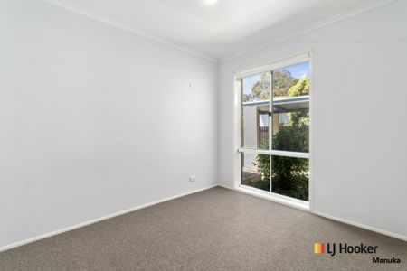 12B Eggleston Crescent, Chifley ACT, Belconnen - Photo 4