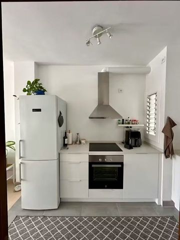 Plaça de Narcís Oller, Barcelona, Catalonia 08006 - Photo 2