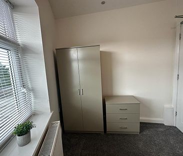 1 bed house share to rent in Brunshaw Road, Burnley, BB10 - Photo 2