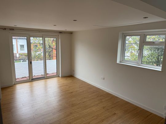 2 Bed Flat, The Hermitage, SW13 - Photo 1