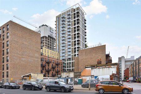 A bright, beautifully appointed Manhattan studio, extending to some 431 sq ft, situated on the 18th floor located within the Silk District. - Photo 4