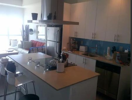 One plus den condo Toronto - Photo 5