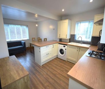 3 bedroom semi-detached house to rent - Photo 6