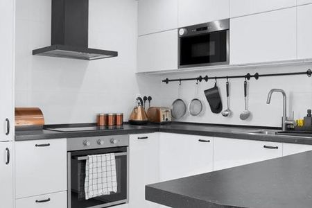 2 bedroom luxury Flat for rent in Nueva Andalucia, Andalusia - Photo 4