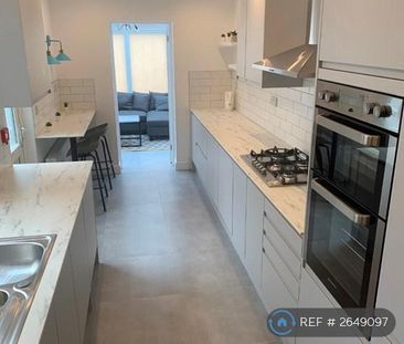 1 bedroom in a house share to rent - Photo 4