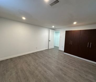 For Lease - 965 Ronlea Avenue Unit# Basement, Oshawa, Ontario - Photo 1