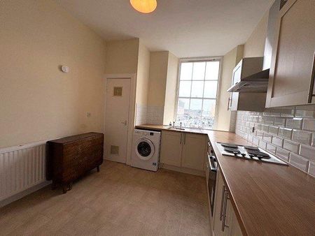 3 bedroom flat to rent - Photo 5