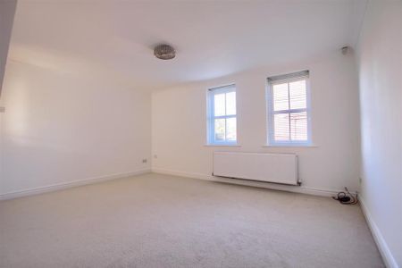 3 bedroom end of terrace house to rent - Photo 5