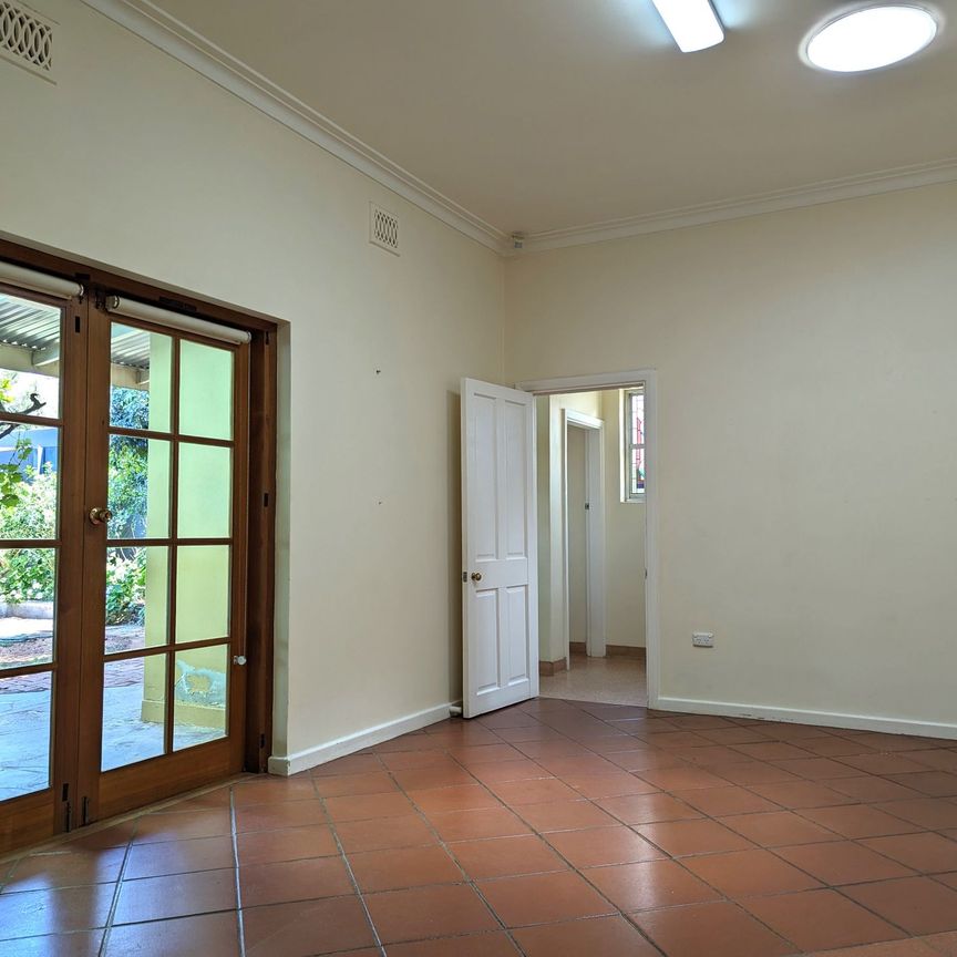 Grand Property - Central North Location - Photo 1