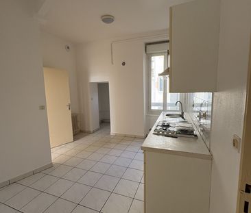 Location Appartement 3 pièces 85m² RODEZ 12000 - Photo 2