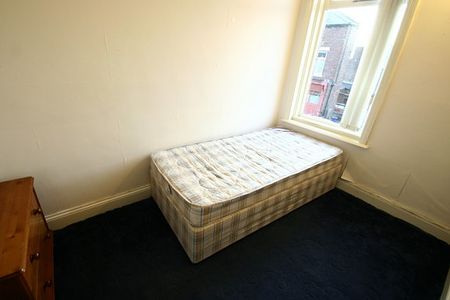 5 Bed - Otto Terrace, Sunderland - Photo 2