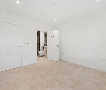 3 bedroom flat to rent - Photo 4