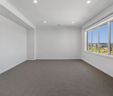4 Charming Loop, Officer VIC 3809 - House For Rent | Domain - Photo 5