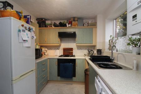 2 bedroom end of terrace house to rent - Photo 4