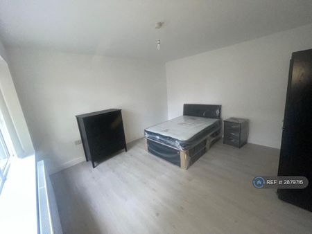 6 bedroom end of terrace house to rent - Photo 3
