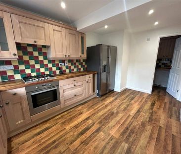 3 bedroom semi-detached house to rent - Photo 5