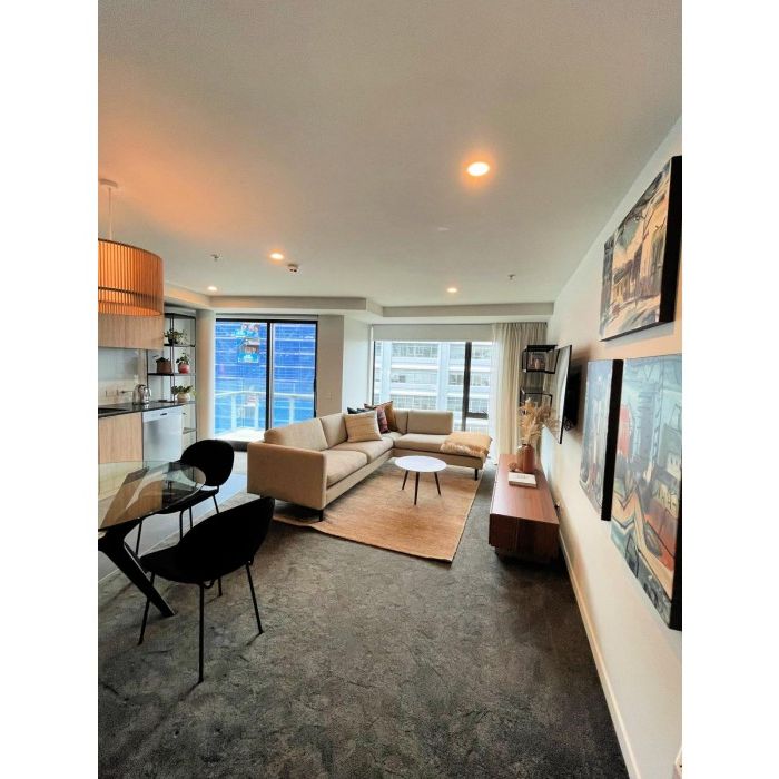 A Two Bedroom Apartment Retreat In the City - Photo 1