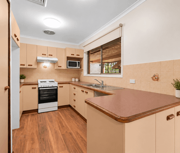Conveniently Located Family Home in Richmond - Photo 5