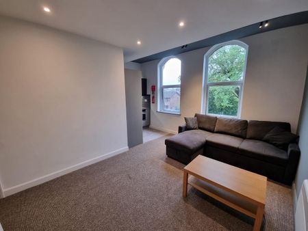 3 bedroom flat to rent - Photo 3