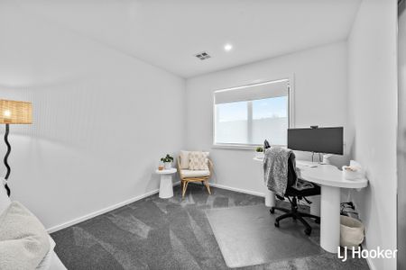 138 Lionel Rose Street, Strathnairn ACT, Belconnen - Photo 2