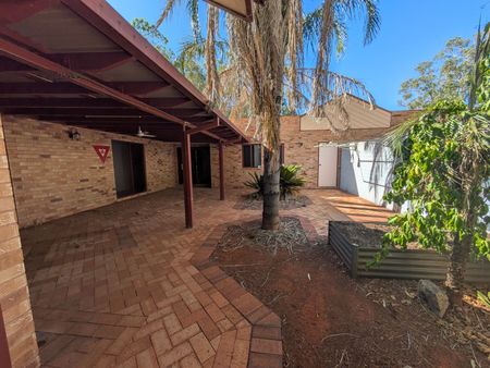 2/5 Warburton Street, 0870, East Side Nt - Photo 3