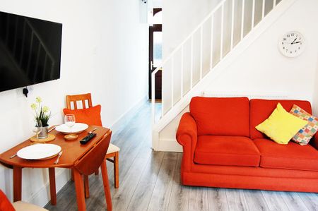 4 bedroom terraced house to rent - Photo 2