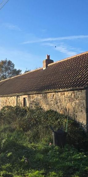 4 bedroom private hall to rent - Photo 1