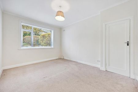 4 bedroom bungalow to rent - Photo 4