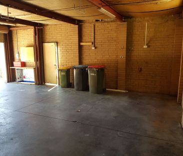 Family Home for Lease - Prime Wantirna Location! - Photo 1