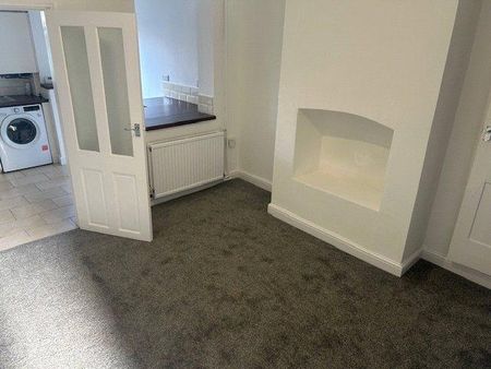3 bedroom terraced house to rent - Photo 5