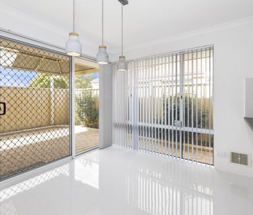 Low Maintenance Living! - Photo 2