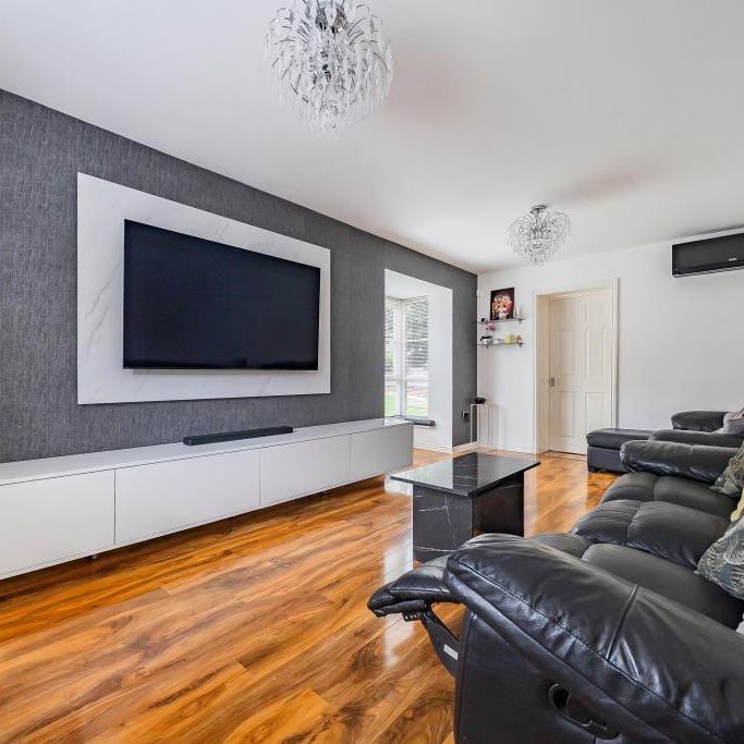 4 bedroom semi-detached house to rent - Photo 1