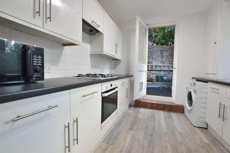 Grovehill Road, Redhill, Surrey, RH1 - Photo 3