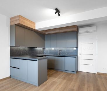 Prenájom moderného 1-izbového bytu s balkónom a parkovaním v novost... - Photo 2