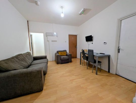 4 bedroom apartment to rent - Photo 1
